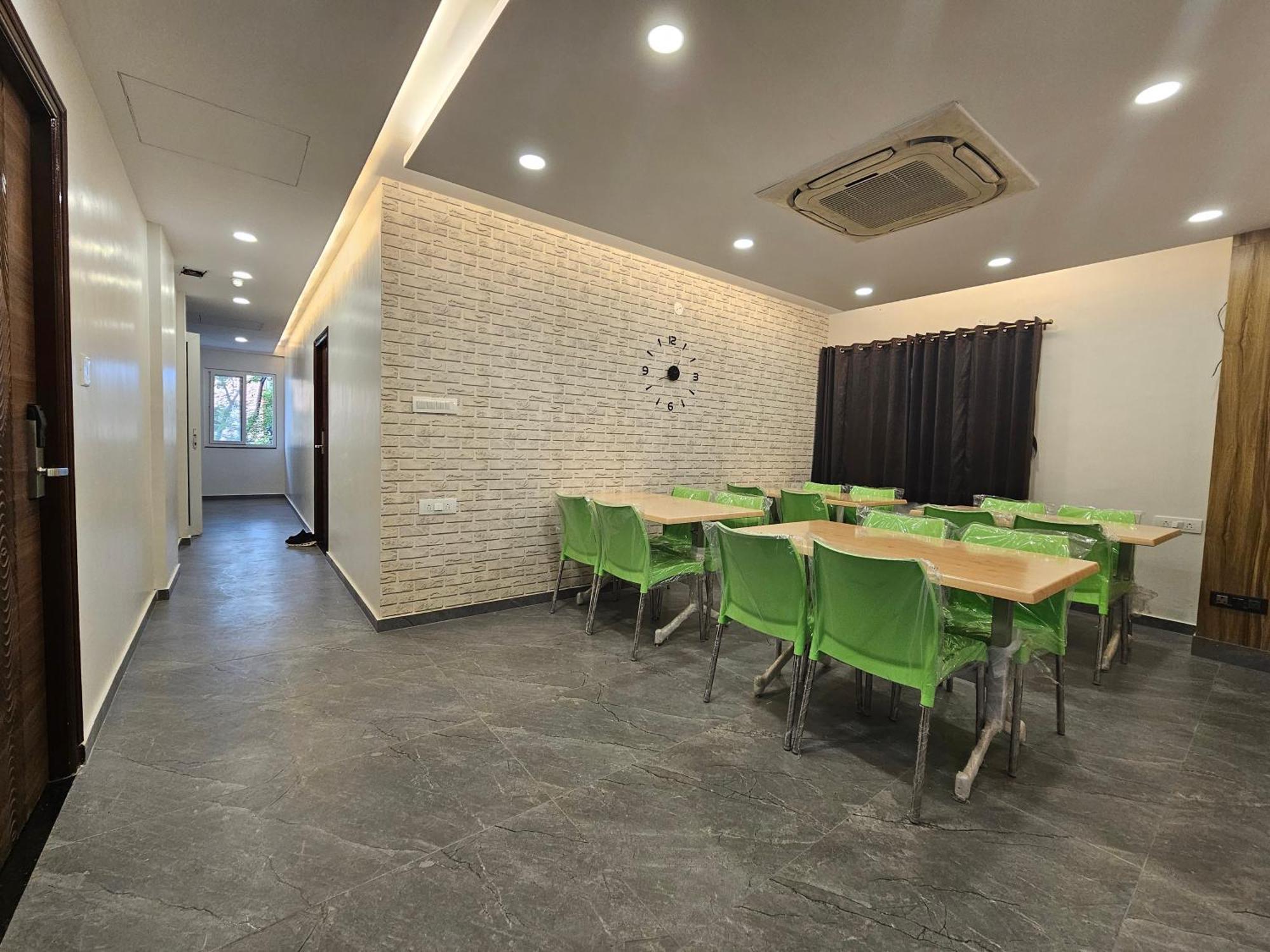 The Urban Nest Hotell Bangalore Exteriör bild